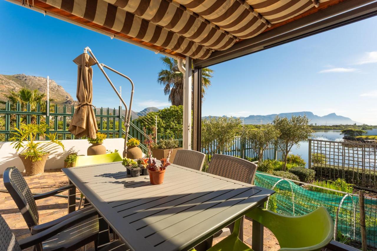 Exterior view of Vlei Cove Guesthouse